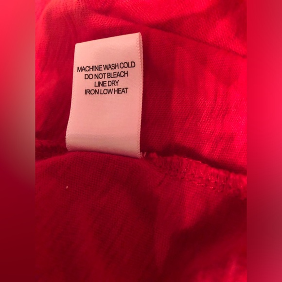 Trend Shop size large red top Vneck criss cross in black short sleeve - Picture 7 of 7